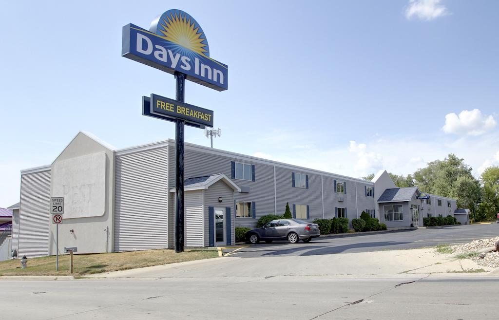 Days Inn By Wyndham Cedar Falls- University Plaza Екстер'єр фото